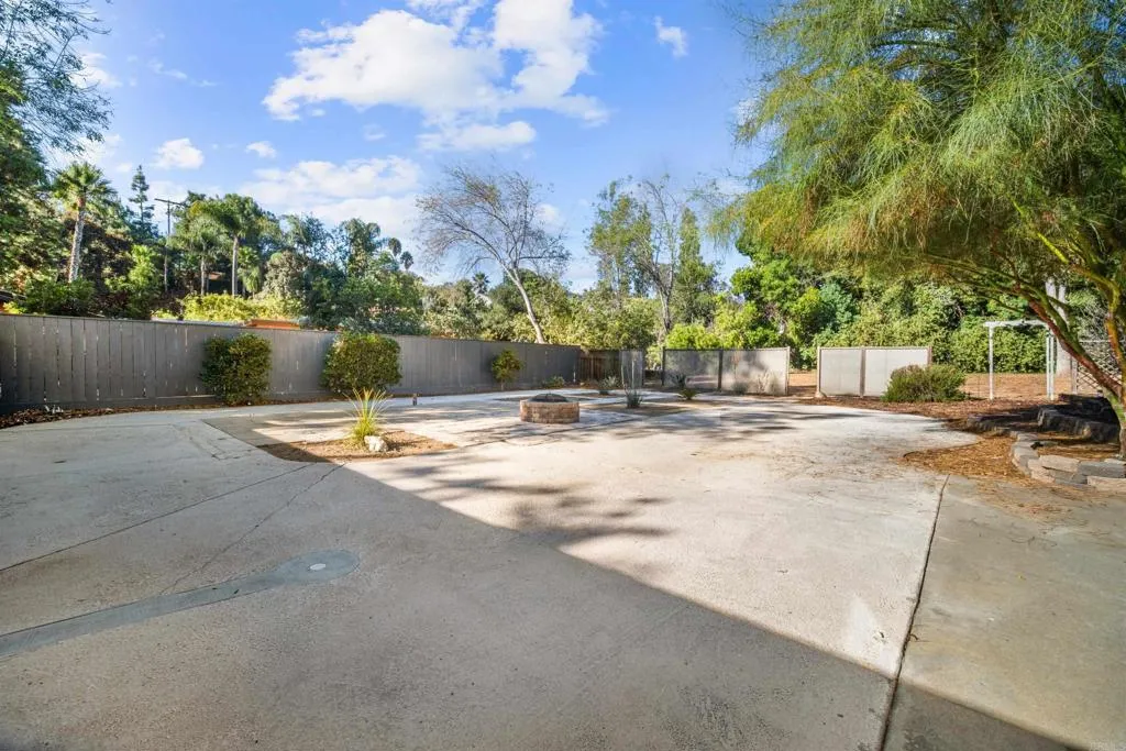 https://cdn.realtyfeed.com/cdn/127/306410018/259672b9ff8607edf01c7e42f1050425.webp