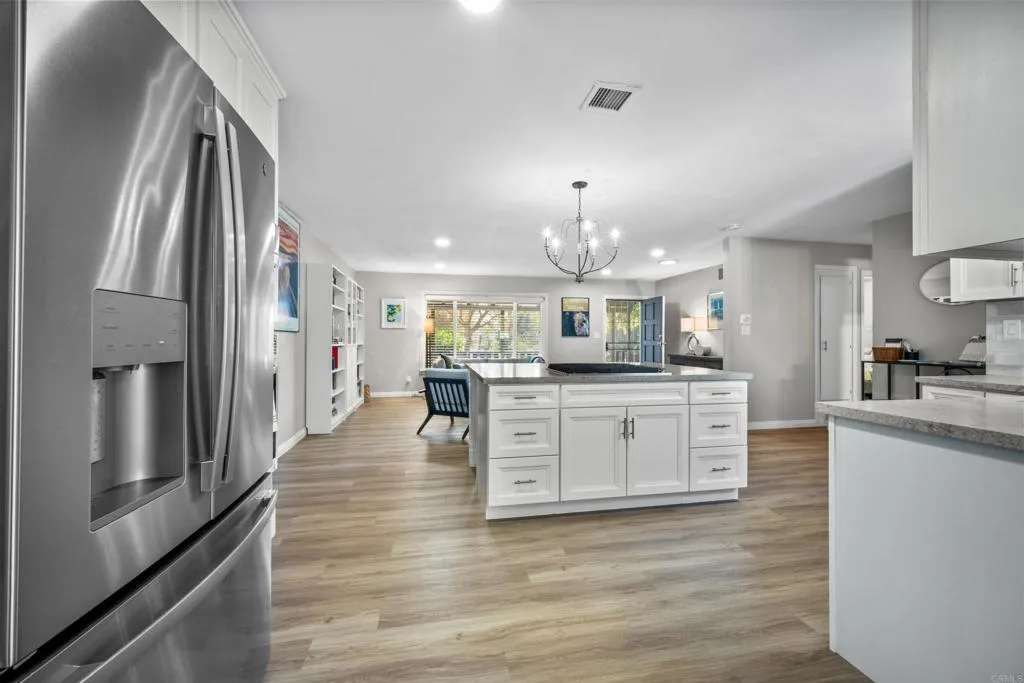 https://cdn.realtyfeed.com/cdn/127/306410018/25b4235bfe8034e4a74a92b74e67484e.webp