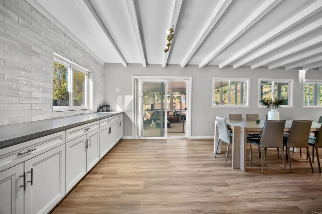 https://cdn.realtyfeed.com/cdn/127/306410018/94eafaac45089064ae2346f326f287d0.webp