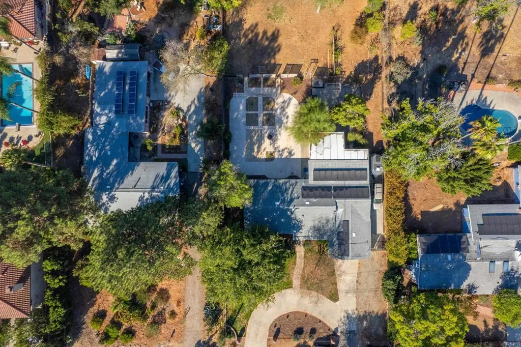 https://cdn.realtyfeed.com/cdn/127/306410018/fdc5f97447f6d71343295da55552b34d.webp