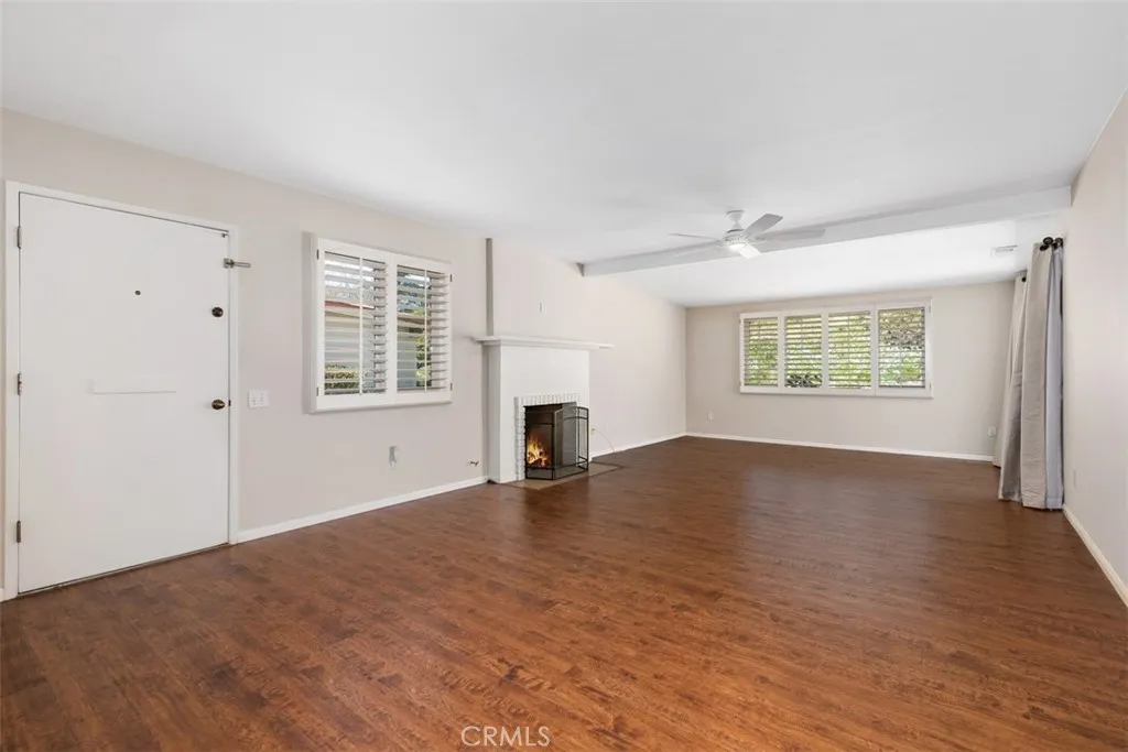 https://cdn.realtyfeed.com/cdn/127/306410185/2133f5c14a3126f1ccc7cc9310050c24.webp