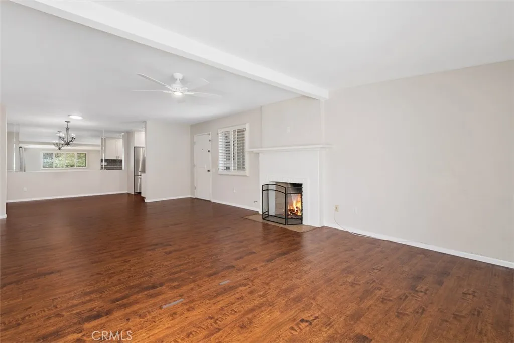 https://cdn.realtyfeed.com/cdn/127/306410185/58e9cdf52cc0a22055c13cc8f777c740.webp
