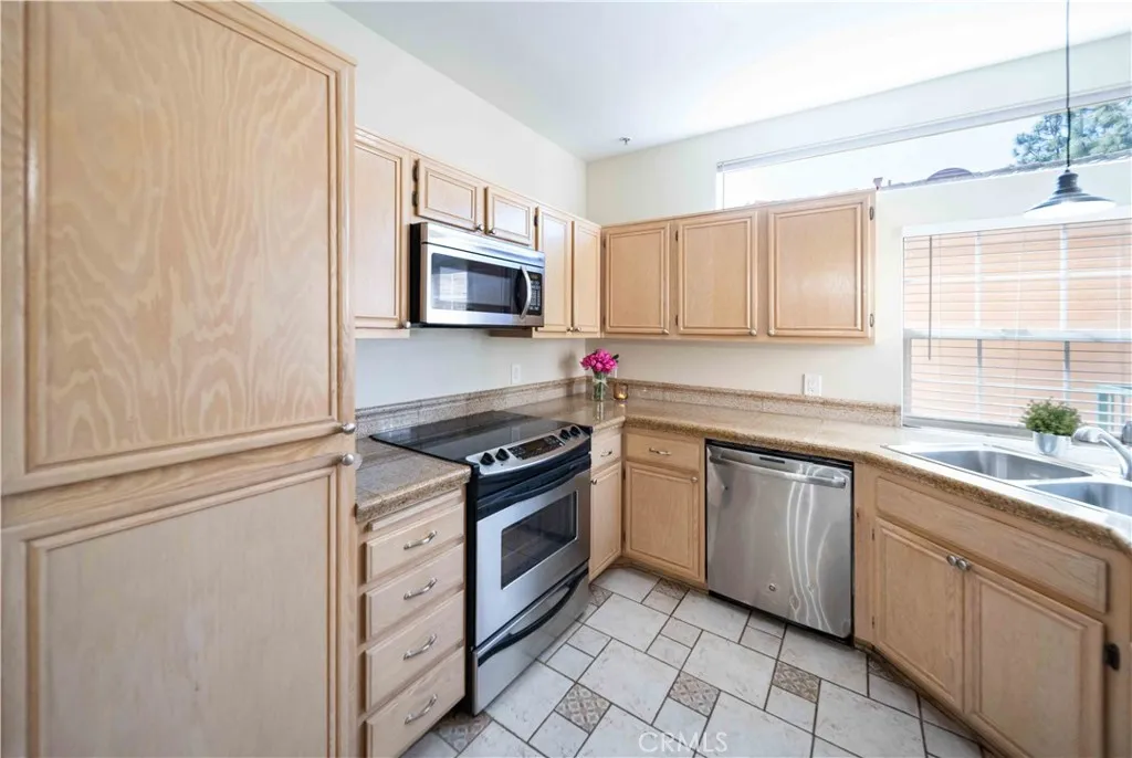 https://cdn.realtyfeed.com/cdn/127/306410383/07ae73f40b3730ddfc10214da0cfb47e.webp