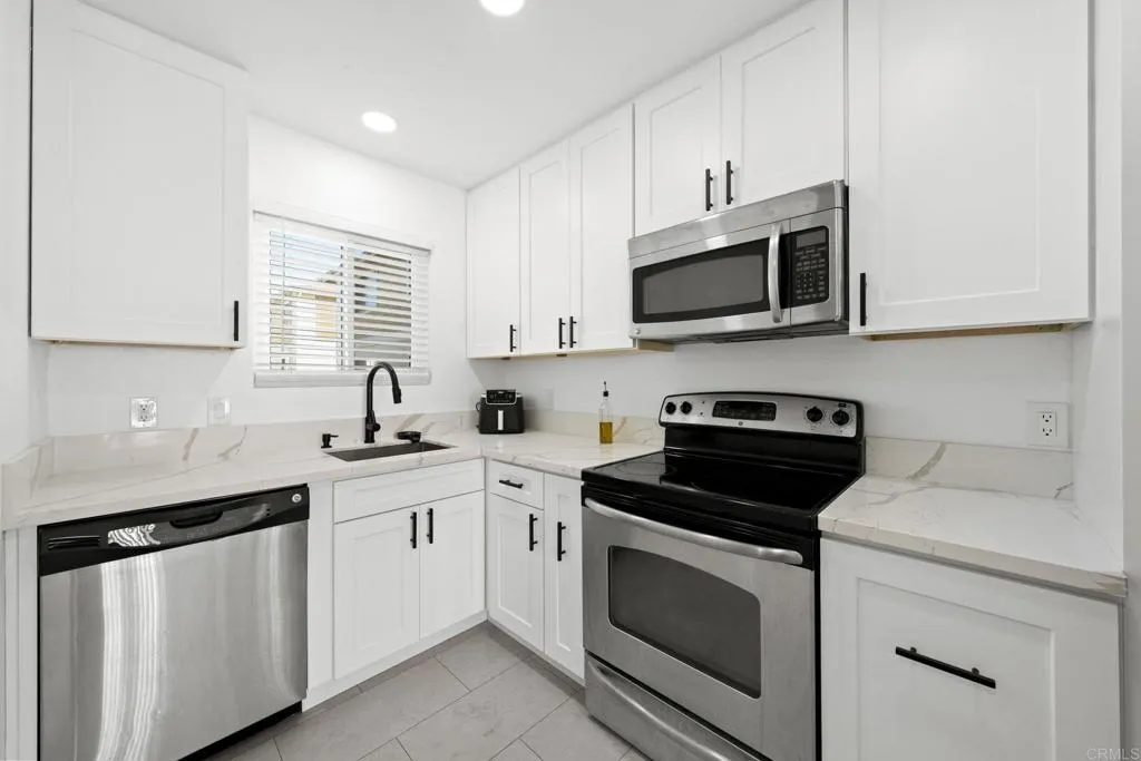 https://cdn.realtyfeed.com/cdn/127/306410393/988d8b06ebca4f41fe3d442c541ca233.webp