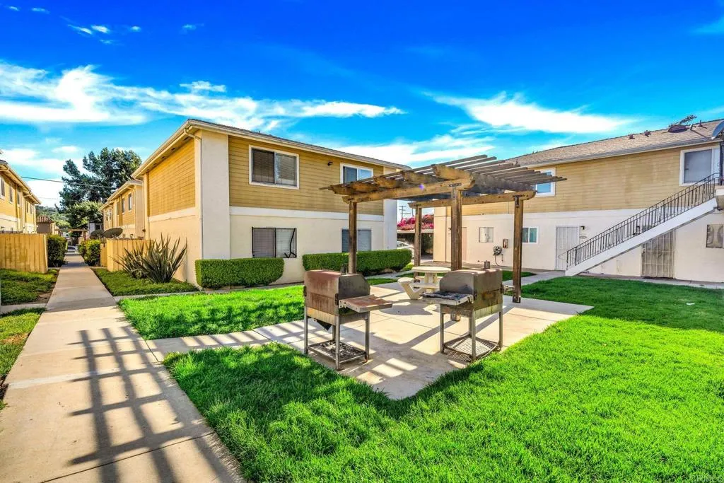 https://cdn.realtyfeed.com/cdn/127/306410393/eabe14963a40036fce28e7f337e73de4.webp