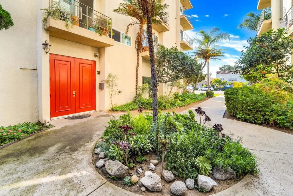 https://cdn.realtyfeed.com/cdn/127/306410458/370b86ccfb034cb2b5825ff7c0350ce8.webp