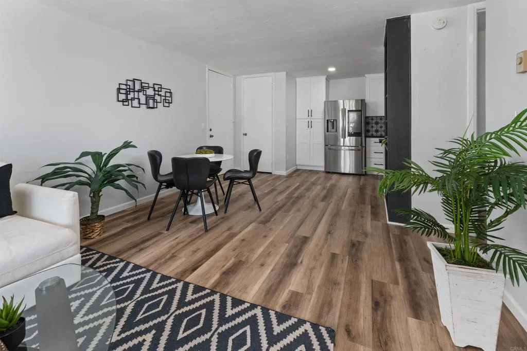 https://cdn.realtyfeed.com/cdn/127/306410458/5af14ba6b23e163f0cb84e8cc2bd4d75.webp