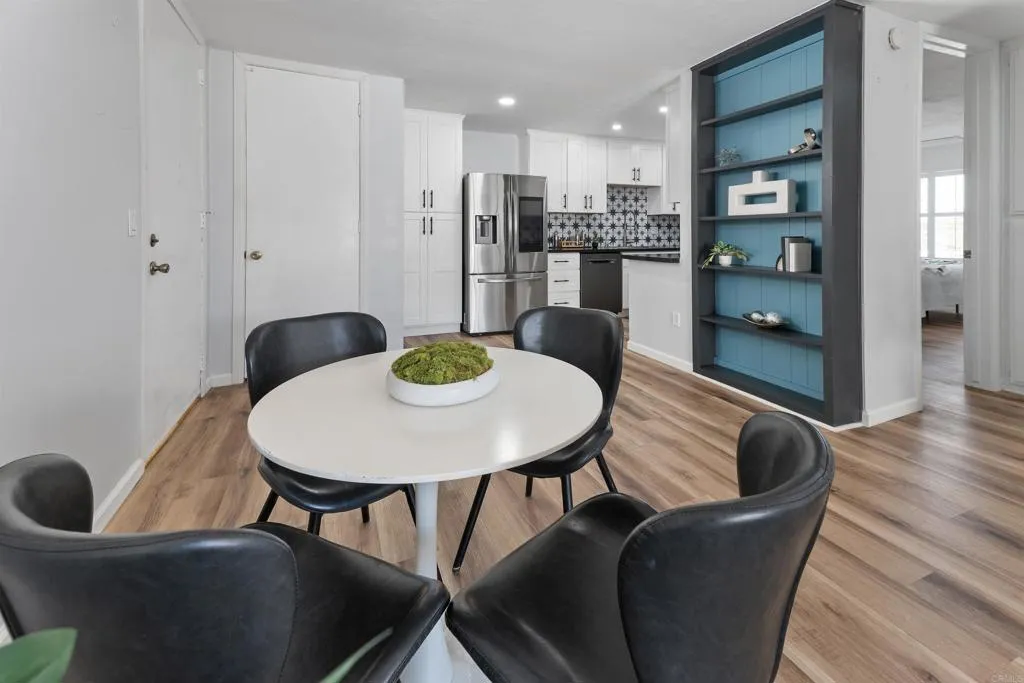 https://cdn.realtyfeed.com/cdn/127/306410458/e9e2bf00aa00007d32f736e3c1d8391a.webp