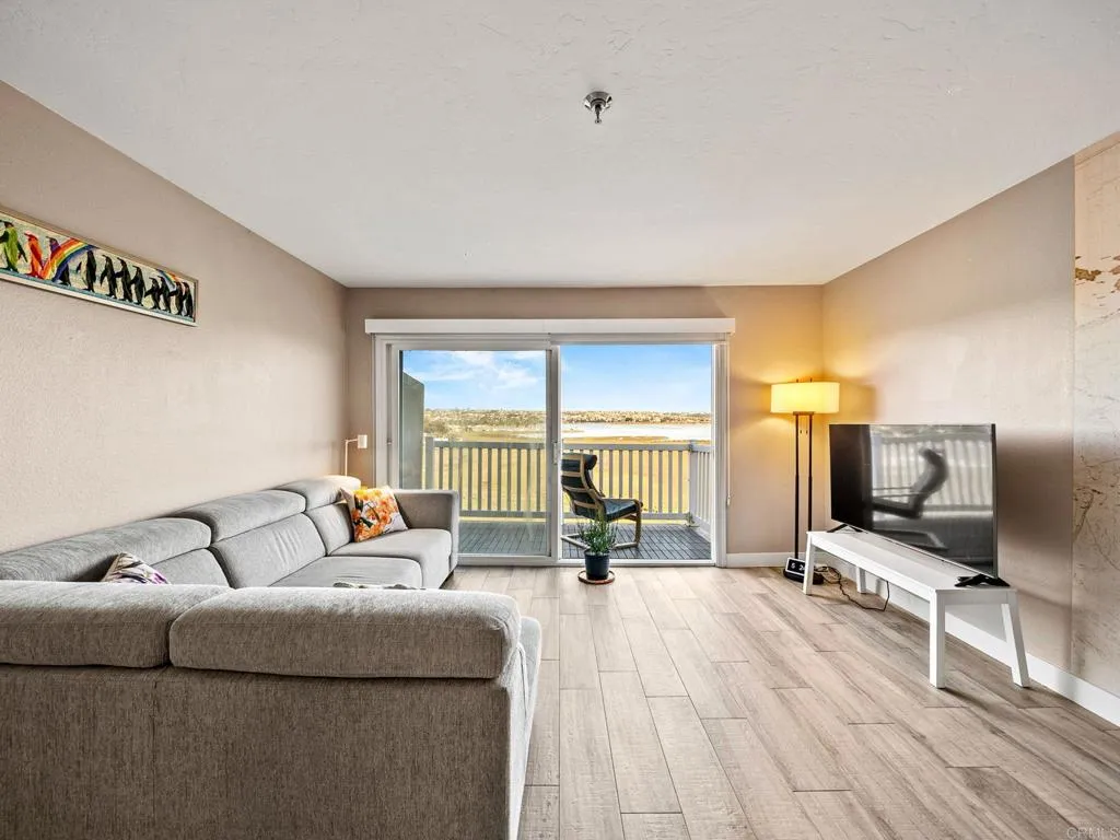Photo #3: PTP2502527 Listing 