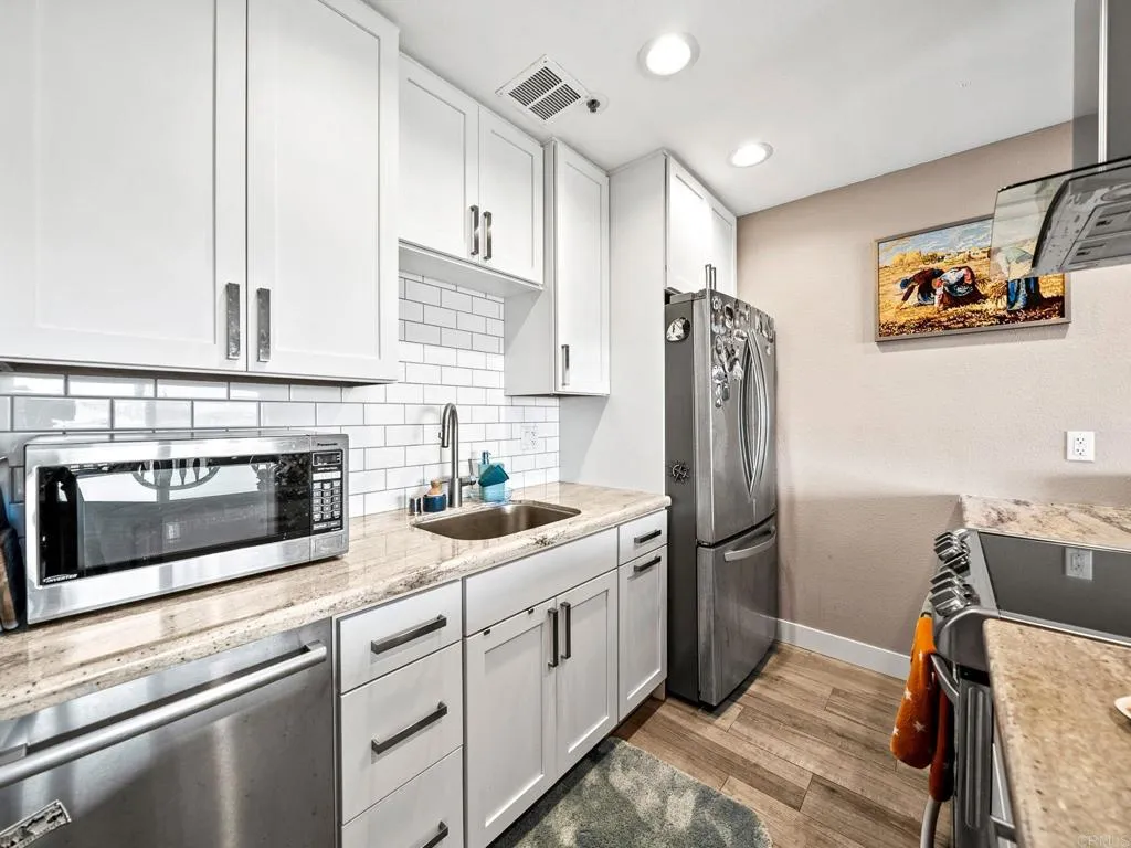Photo #5: PTP2502527 Listing 