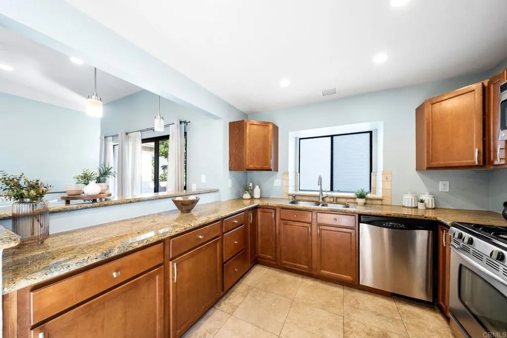 Photo #6: PTP2502529 Listing 