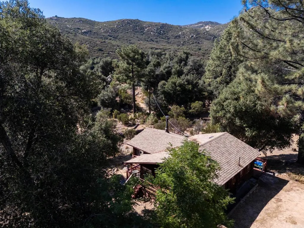 https://cdn.realtyfeed.com/cdn/127/306410709/30aa98c5c65d905bb3a1ff84b45c24c5.webp
