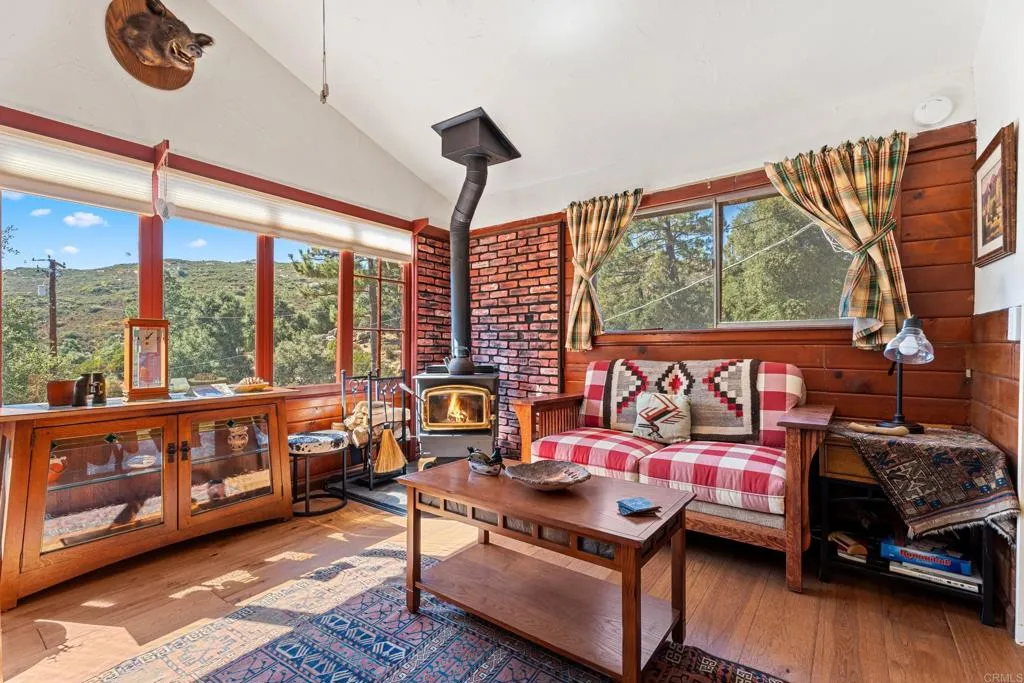 https://cdn.realtyfeed.com/cdn/127/306410709/9dcccfd8b5a37d27bd3b3879ea8614f8.webp