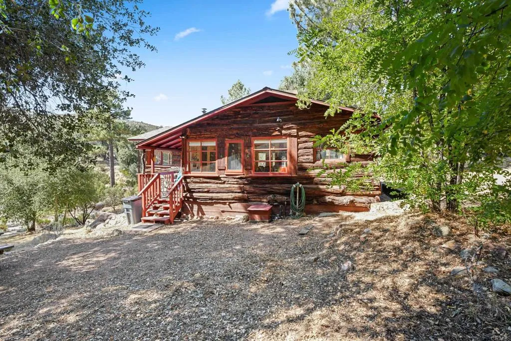 https://cdn.realtyfeed.com/cdn/127/306410709/a2a3848f87f99b0cbd958a9f7c71d983.webp