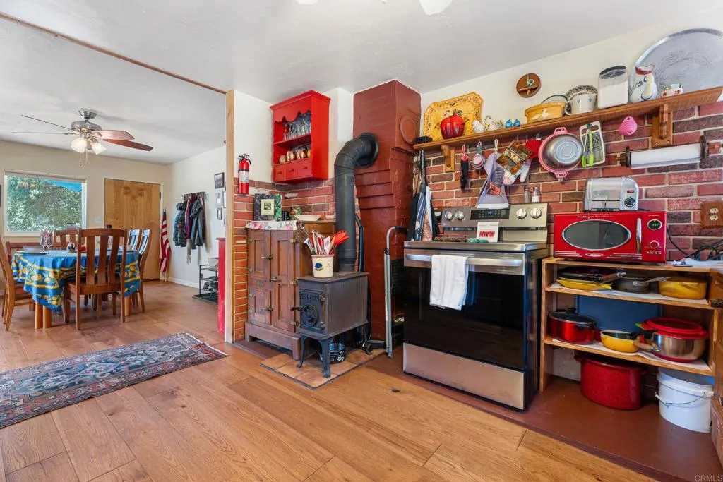 https://cdn.realtyfeed.com/cdn/127/306410709/b3871a62fe104a3275808e3d21f5d5fb.webp