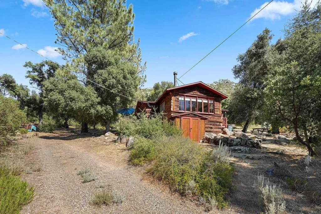 https://cdn.realtyfeed.com/cdn/127/306410709/d9fe3183be3e2031a67e53a866340484.webp