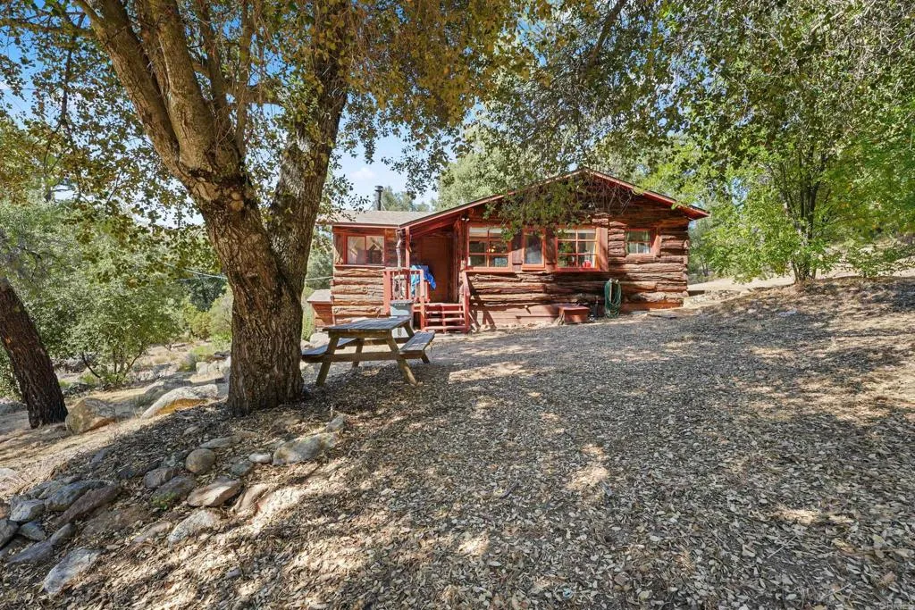 https://cdn.realtyfeed.com/cdn/127/306410709/db3e6e04f66611a9f93b349eef8b8470.webp