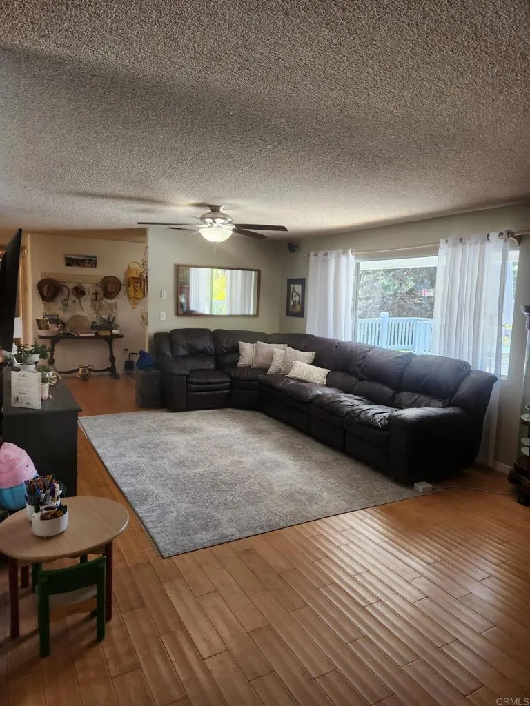 https://cdn.realtyfeed.com/cdn/127/306410735/12ef0b0b0ea84c5df546243946685746.webp