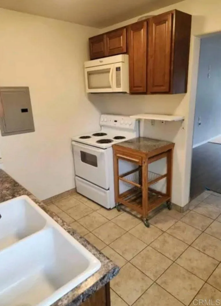 https://cdn.realtyfeed.com/cdn/127/306410735/25cdecee968a9451be013db776181791.webp