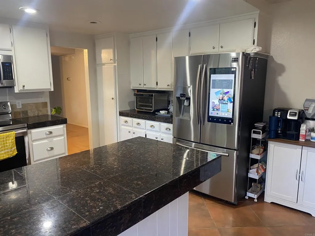 https://cdn.realtyfeed.com/cdn/127/306410735/2a9452a828e93b07311bc800481d1df5.webp