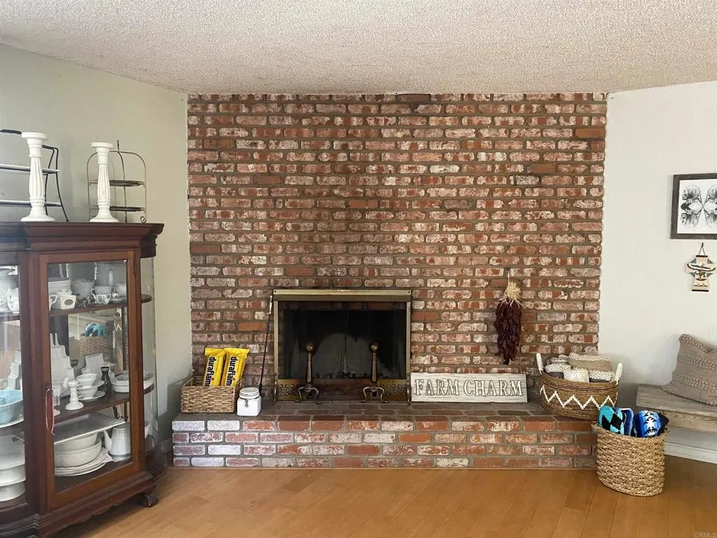 https://cdn.realtyfeed.com/cdn/127/306410735/2c1c996d48aef92d94439461ca83901a.webp