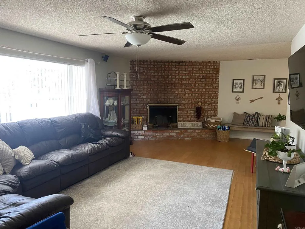 https://cdn.realtyfeed.com/cdn/127/306410735/34bb5bad40434892b43eb6dc47b1ffe8.webp