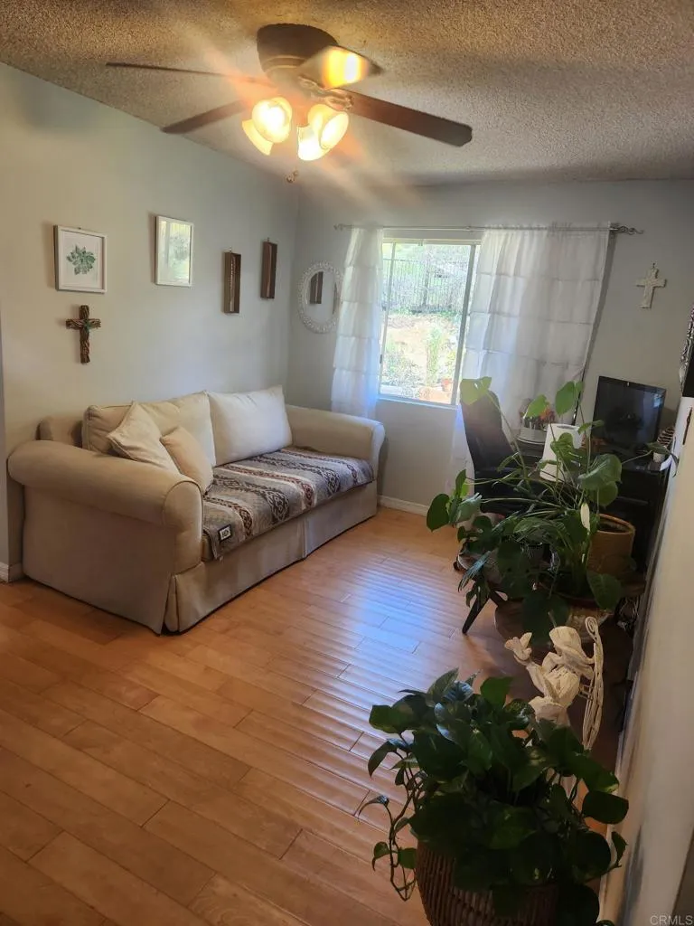 https://cdn.realtyfeed.com/cdn/127/306410735/b38726eaac5ed930c79ab872bacb4217.webp