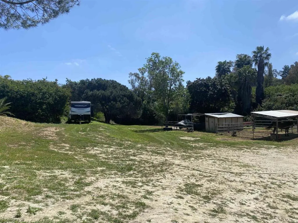 https://cdn.realtyfeed.com/cdn/127/306410735/f4cdbd27f99c7964f93e2e9b6f746fbf.webp
