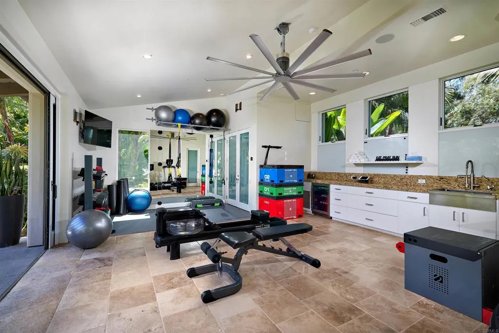 https://cdn.realtyfeed.com/cdn/127/306410916/241878564d0ffb6d541be6444cde64b4.webp