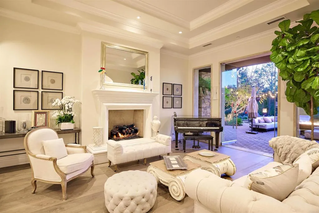 https://cdn.realtyfeed.com/cdn/127/306410916/6515f9a7352b0be70927d68e70f4a15c.webp