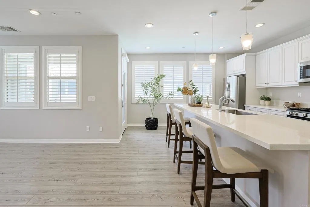 Photo #5: PTP2502545 Listing 