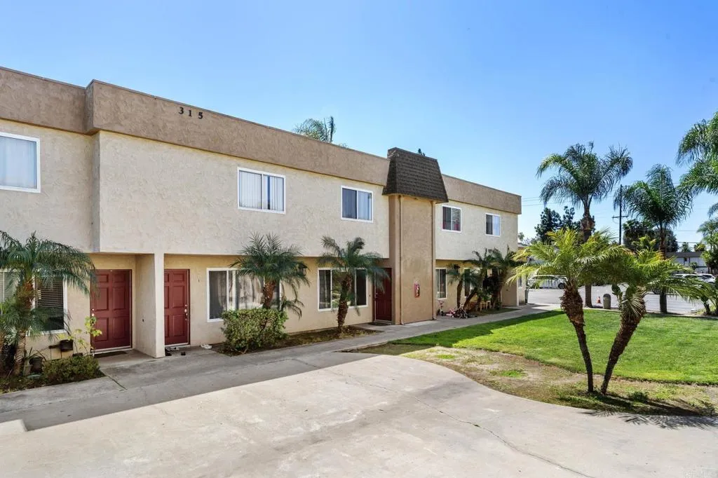 MLS: PTP2502557 Condo For Sale