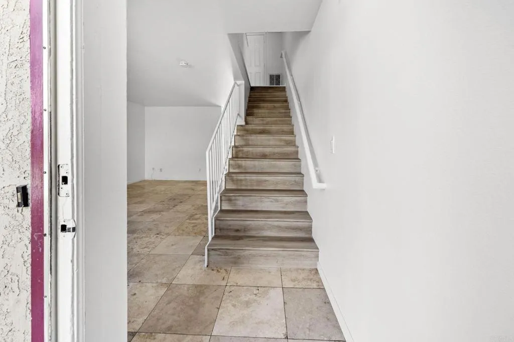 Photo #3: PTP2502557 Listing 