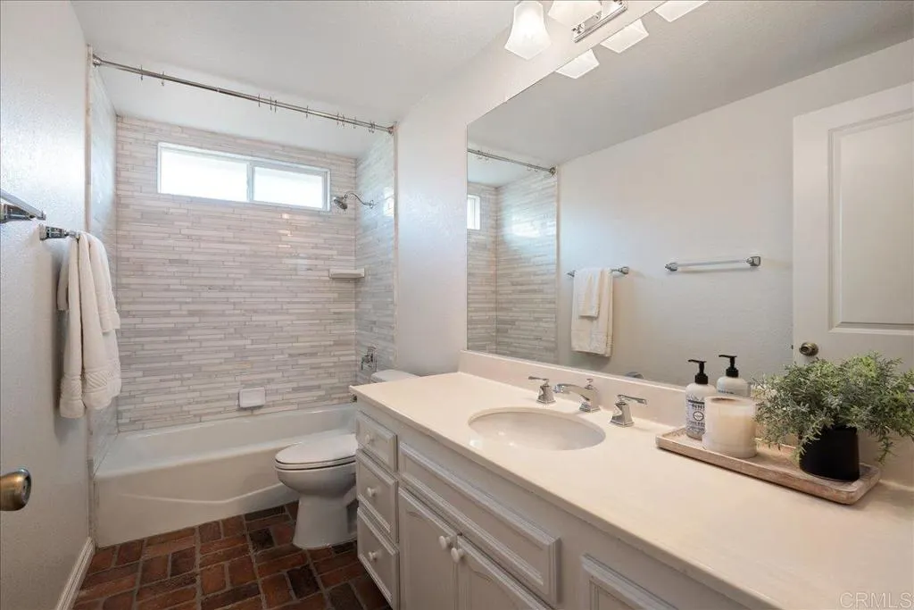 https://cdn.realtyfeed.com/cdn/127/306411454/9096b6630b3840a869742f005365c153.webp
