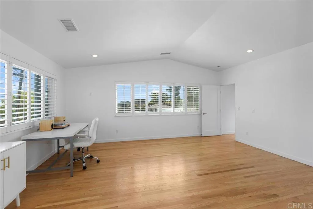https://cdn.realtyfeed.com/cdn/127/306411558/2485f1fe0e2bbe2b18c1b3f1c8f6c514.webp