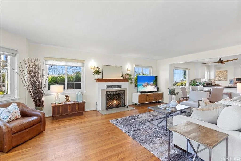 https://cdn.realtyfeed.com/cdn/127/306411558/bff8d7d11baf62cbe7ed4d3d9a7dc56b.webp