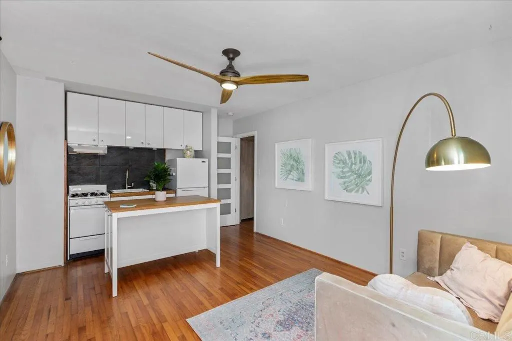 https://cdn.realtyfeed.com/cdn/127/306411558/fe2d6468221d2aa8e476476d3383eeba.webp