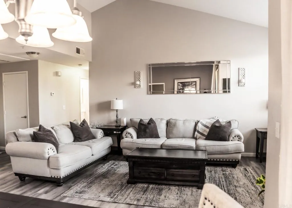 Photo #4: PTP2502561 Listing 