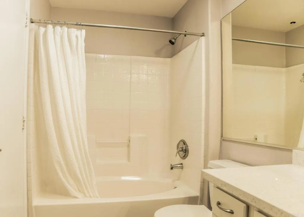https://cdn.realtyfeed.com/cdn/127/306411601/cc4444b492ab28bcdf55a521187a553d.webp