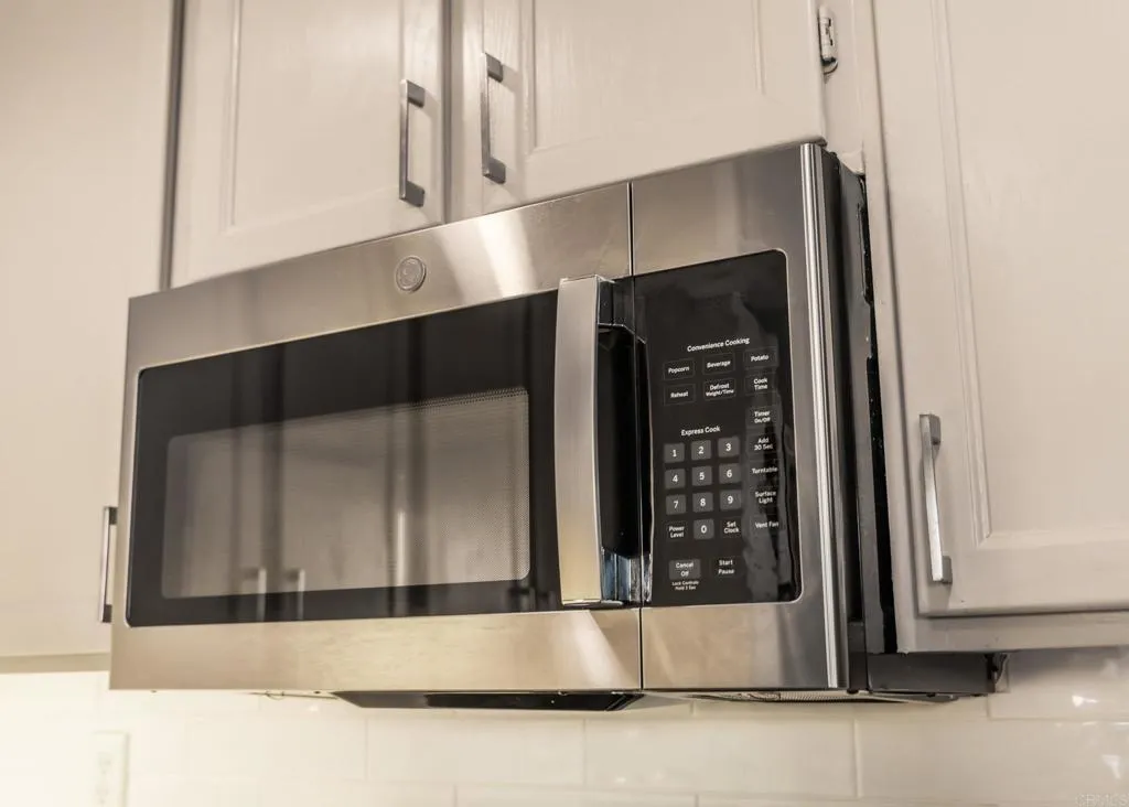 https://cdn.realtyfeed.com/cdn/127/306411601/d50abcab65ddcd224c31b1af01c5d02c.webp