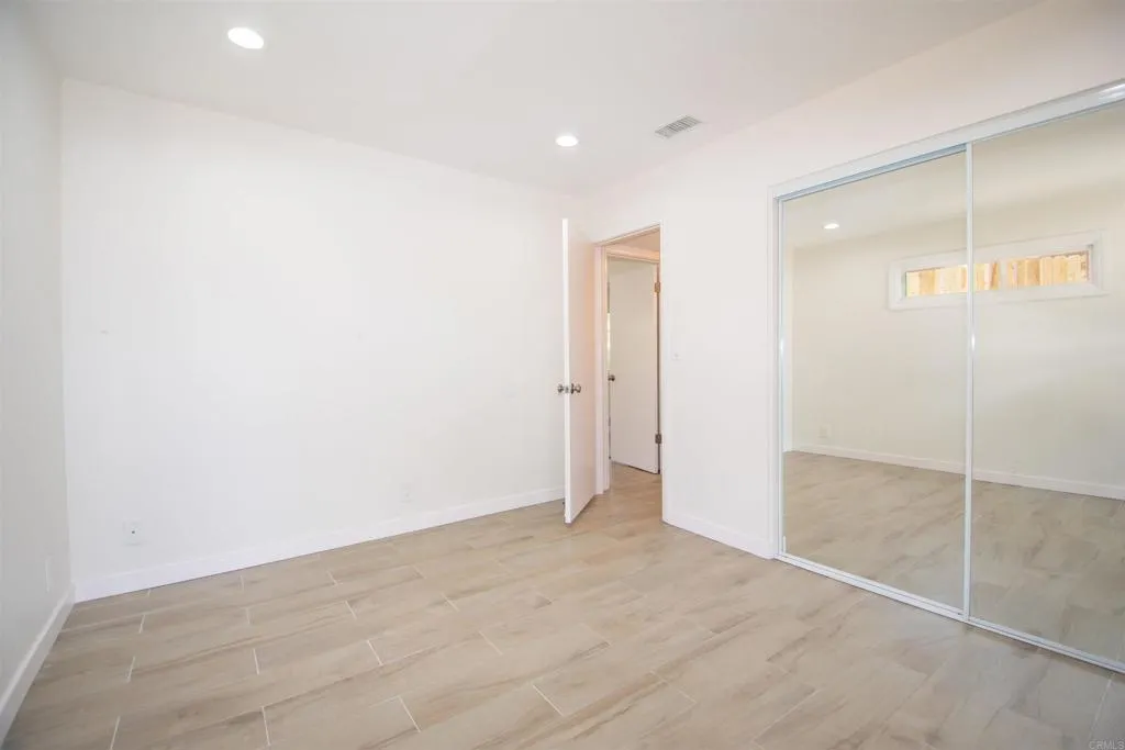 https://cdn.realtyfeed.com/cdn/127/306411645/68c79670e7654ff769aa25e7be9f80c0.webp