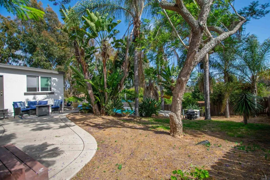 https://cdn.realtyfeed.com/cdn/127/306411645/81c48d201f2f6768a08df99848fc5b05.webp