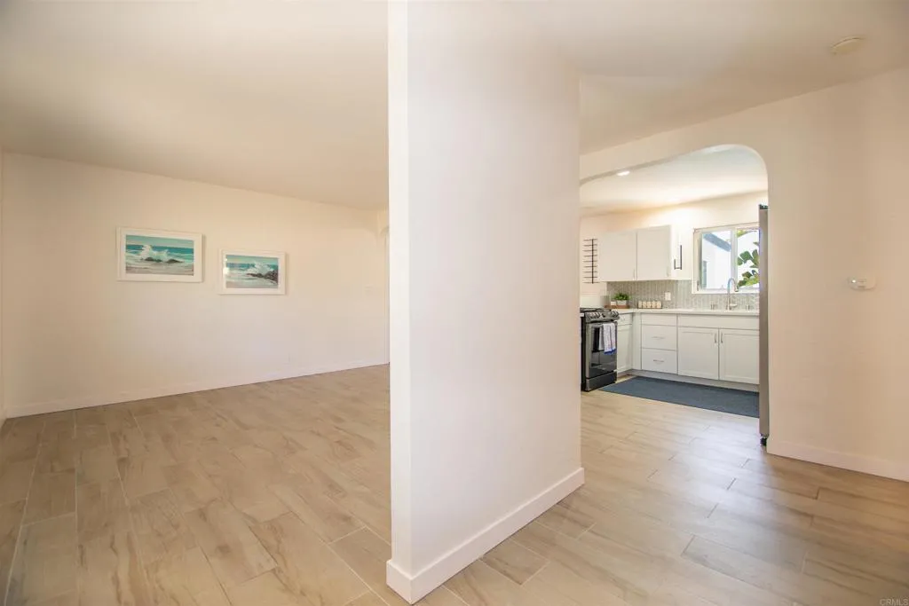https://cdn.realtyfeed.com/cdn/127/306411645/b1c67916b5ca36f3f322abce297cc1b8.webp