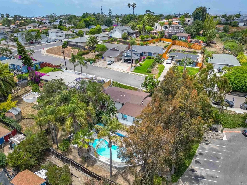 https://cdn.realtyfeed.com/cdn/127/306411645/bcfa1022ad85cace3d7d3834bcdd0c53.webp