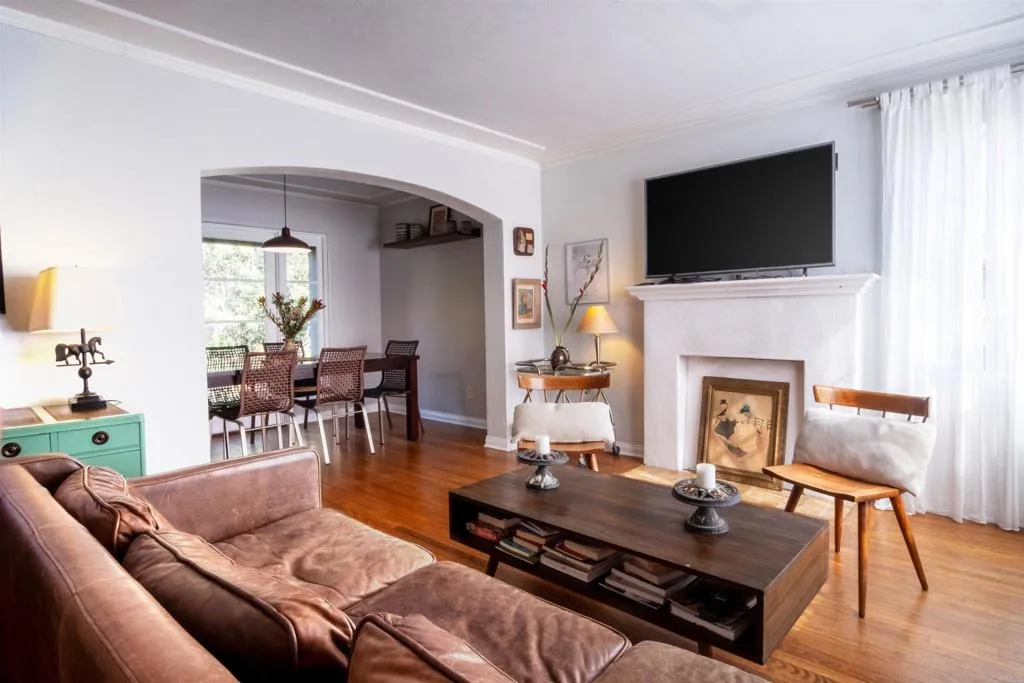 https://cdn.realtyfeed.com/cdn/127/306411653/fc8a743c9be2d4eb58d6233cac1c67f9.webp