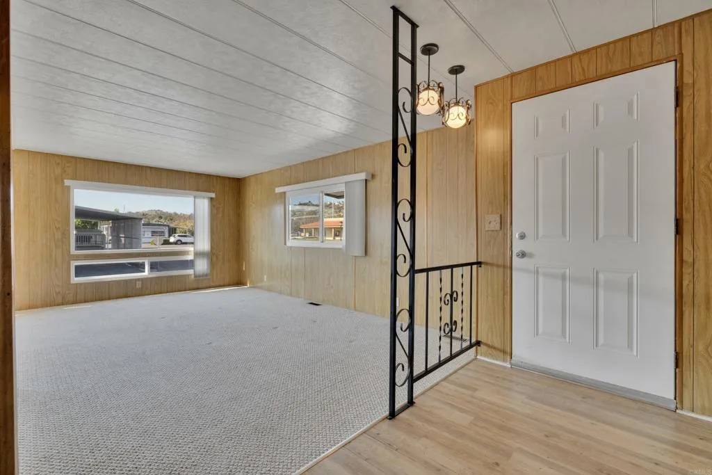 https://cdn.realtyfeed.com/cdn/127/306411683/126c9698adaa21c660ecfb76e8b31034.webp