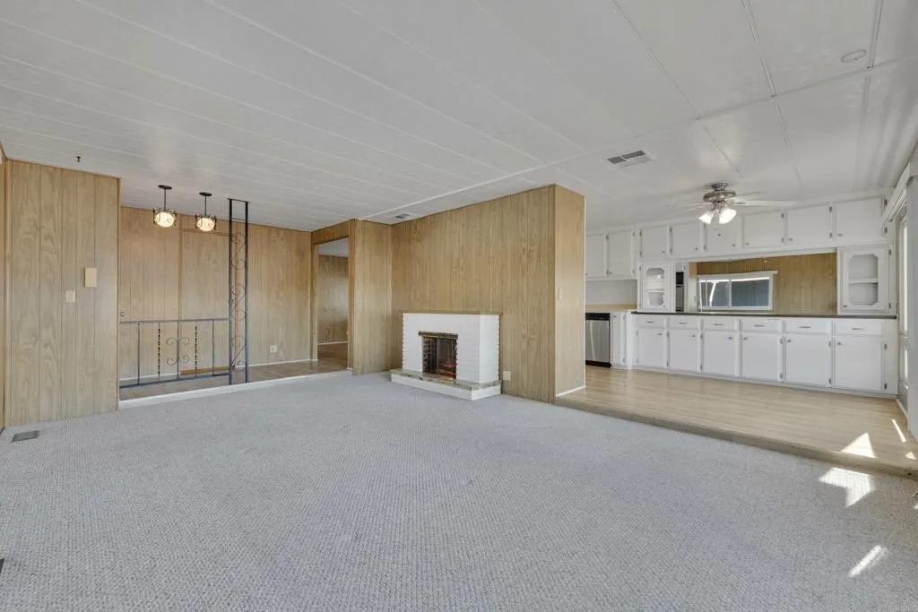 https://cdn.realtyfeed.com/cdn/127/306411683/796a929a0772d62423df23d04891f455.webp