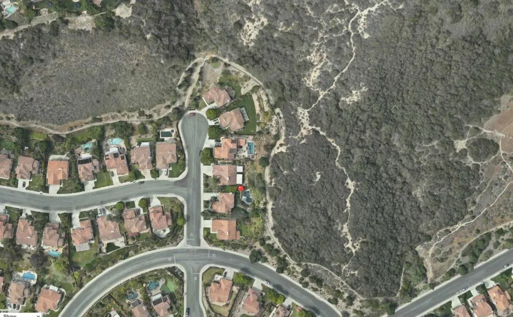 https://cdn.realtyfeed.com/cdn/127/306411790/619eb1354c887a42471071f546b7eec5.webp