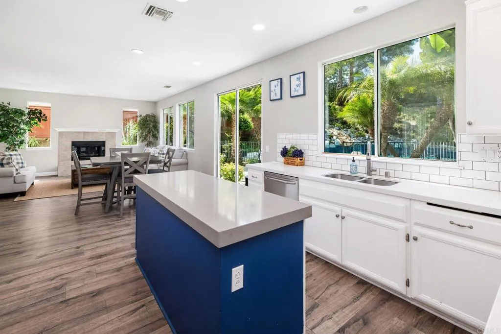 https://cdn.realtyfeed.com/cdn/127/306411790/9bacb343dc197607393f556dbc4b8228.webp