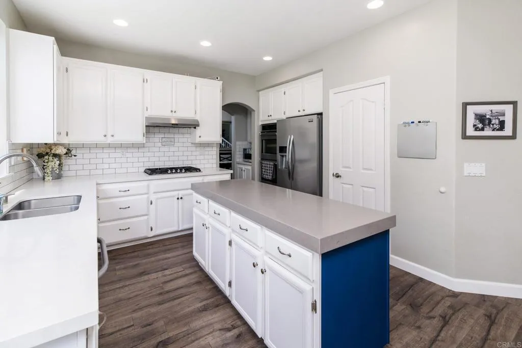 https://cdn.realtyfeed.com/cdn/127/306411790/bd091a6781ab23850f3710f6606148fe.webp